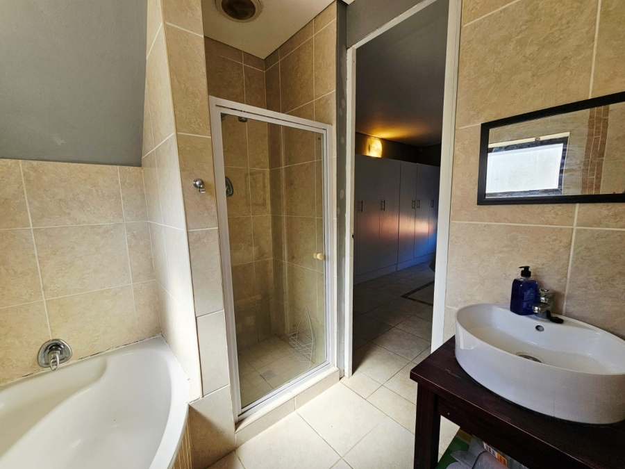 3 Bedroom Property for Sale in Palmiet Western Cape